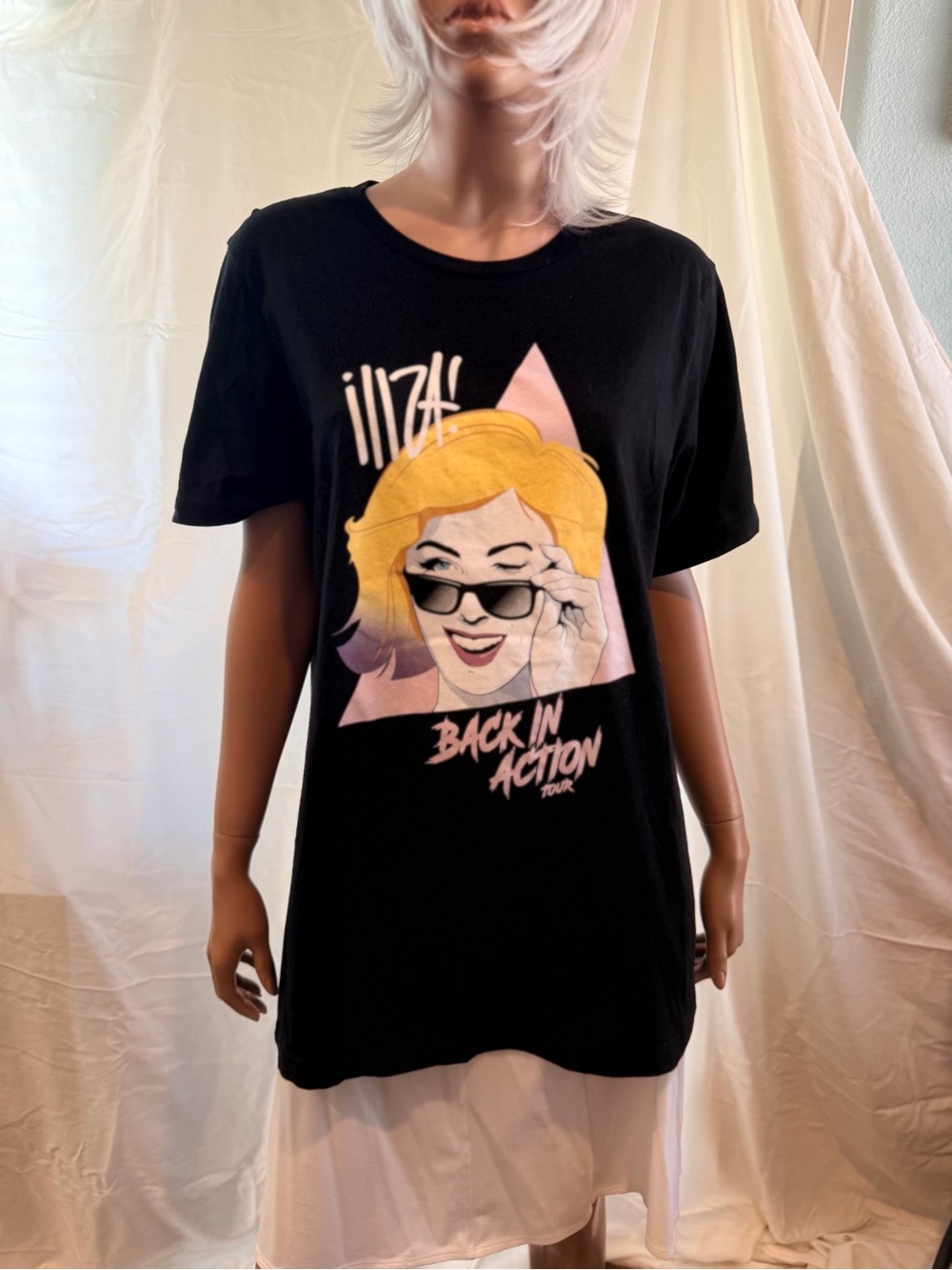 Iliza Schlesinger comedy show souvenir tshirt